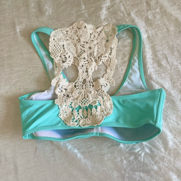 ❤️🔥2/$13❤️🔥 NWOT Hot Topic crocheted skull teal bikini top - Picture 2 of 4